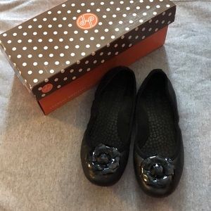 Lindsay Phillips black flats